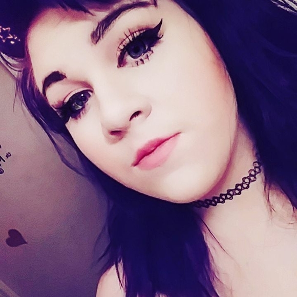 Meet your Posher, Luna - Picture 1 of 1